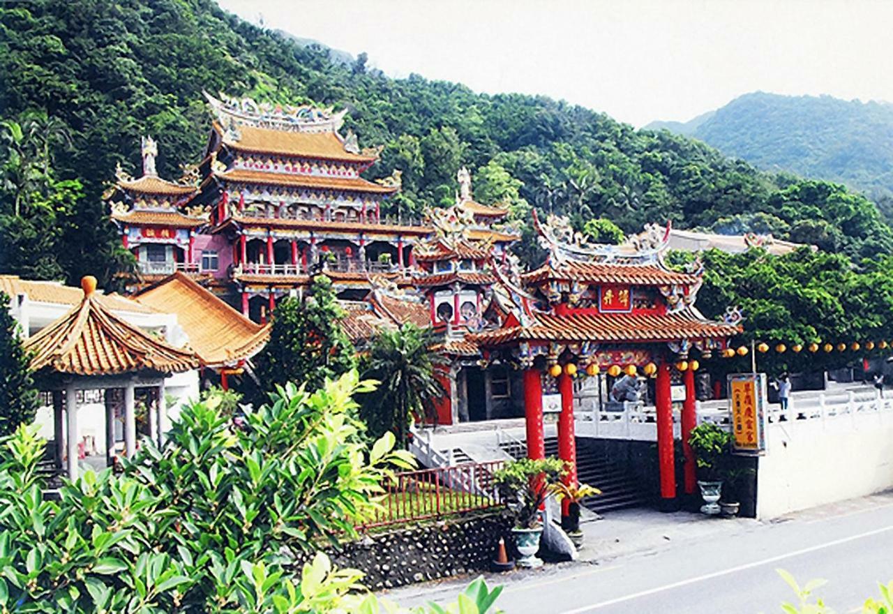 Migratory Birds Hotel Toucheng Bagian luar foto